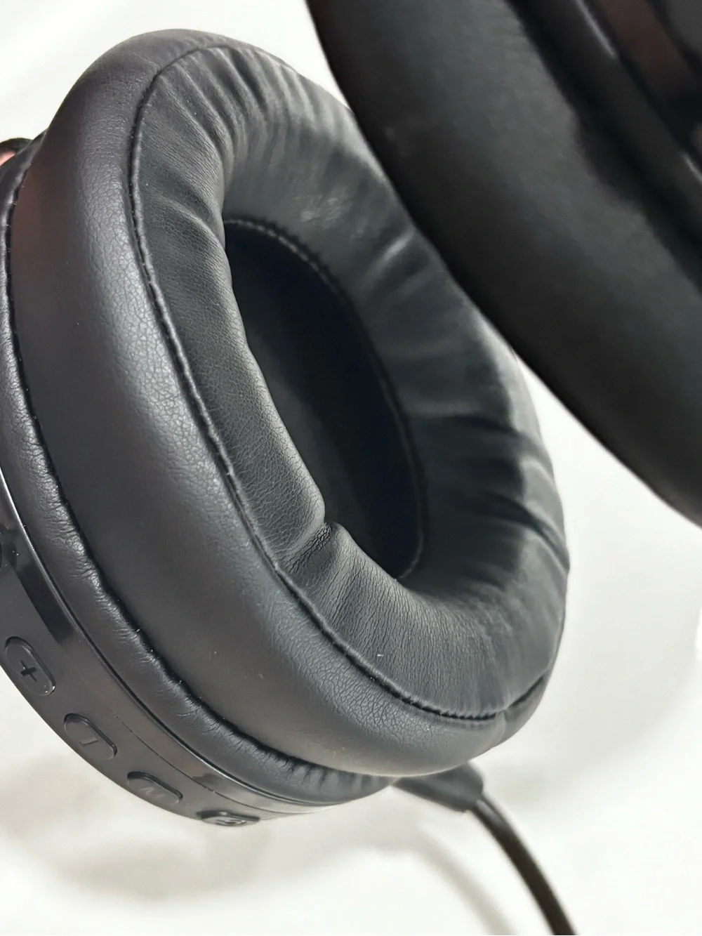 AT&T GH10 Wireless Over-Ear Bluetooth Gaming Headphones Removable Mic Black
